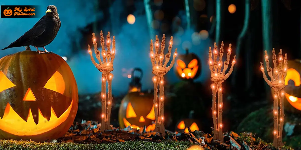 Best Giant Halloween Decoration Ideas