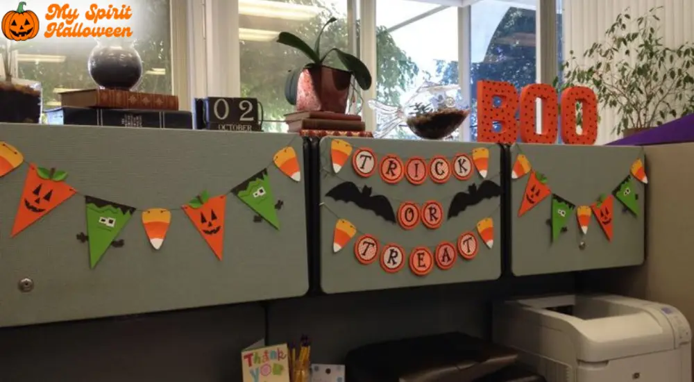 Creative and Unique Halloween Cubicle Decorating Ideas