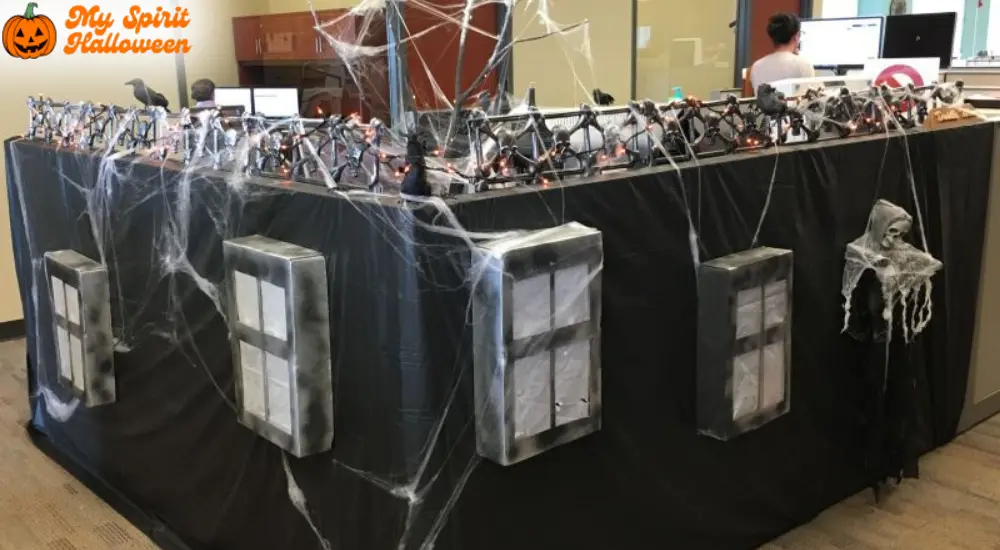 Fun and Festive Halloween Cubicle Decorating Ideas